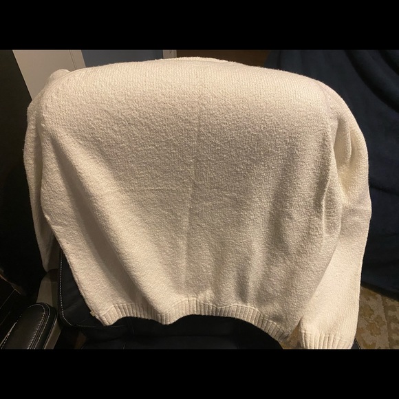 Tommy Bahama cablenit & roll collar cream sweater. - Picture 7 of 9